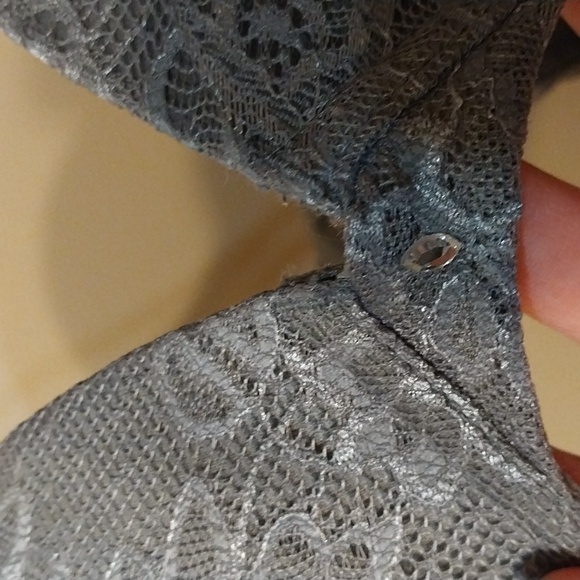 36B Daisy Fuentes Pushup Bra - Picture 3 of 8